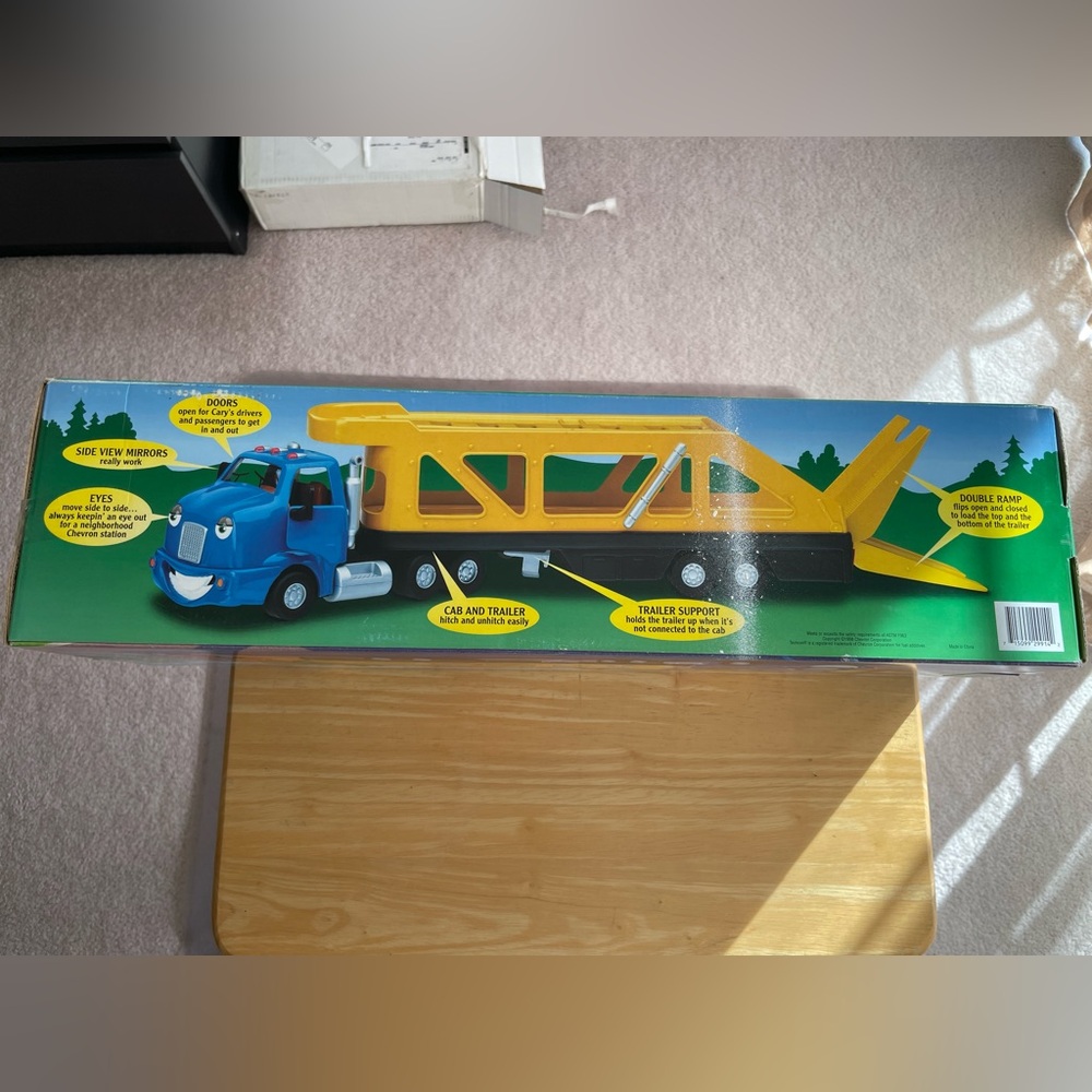 Vintage 1998 Chevron Cary Carrier Semi Truck - Picture 3 of 4